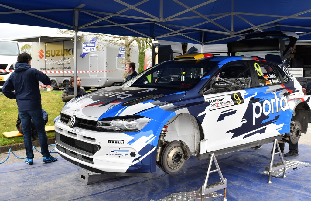 Fabian Kreim deltager i GLAD RALLY KALUNDBORG med den VW Polo GTI R5, som landsmanden Dennis Rostek var til start med i den seneste DM-runde i Stoholm.
(Foto: specialpress@gmail.com)